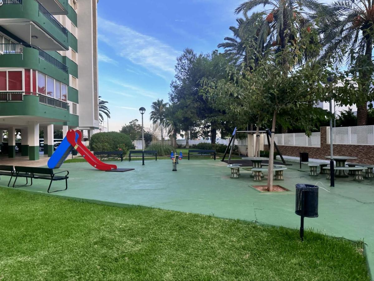 Piso A Pie De Playa Con Piscina Y Vistas Al Mar Apartment Benicassim Bagian luar foto